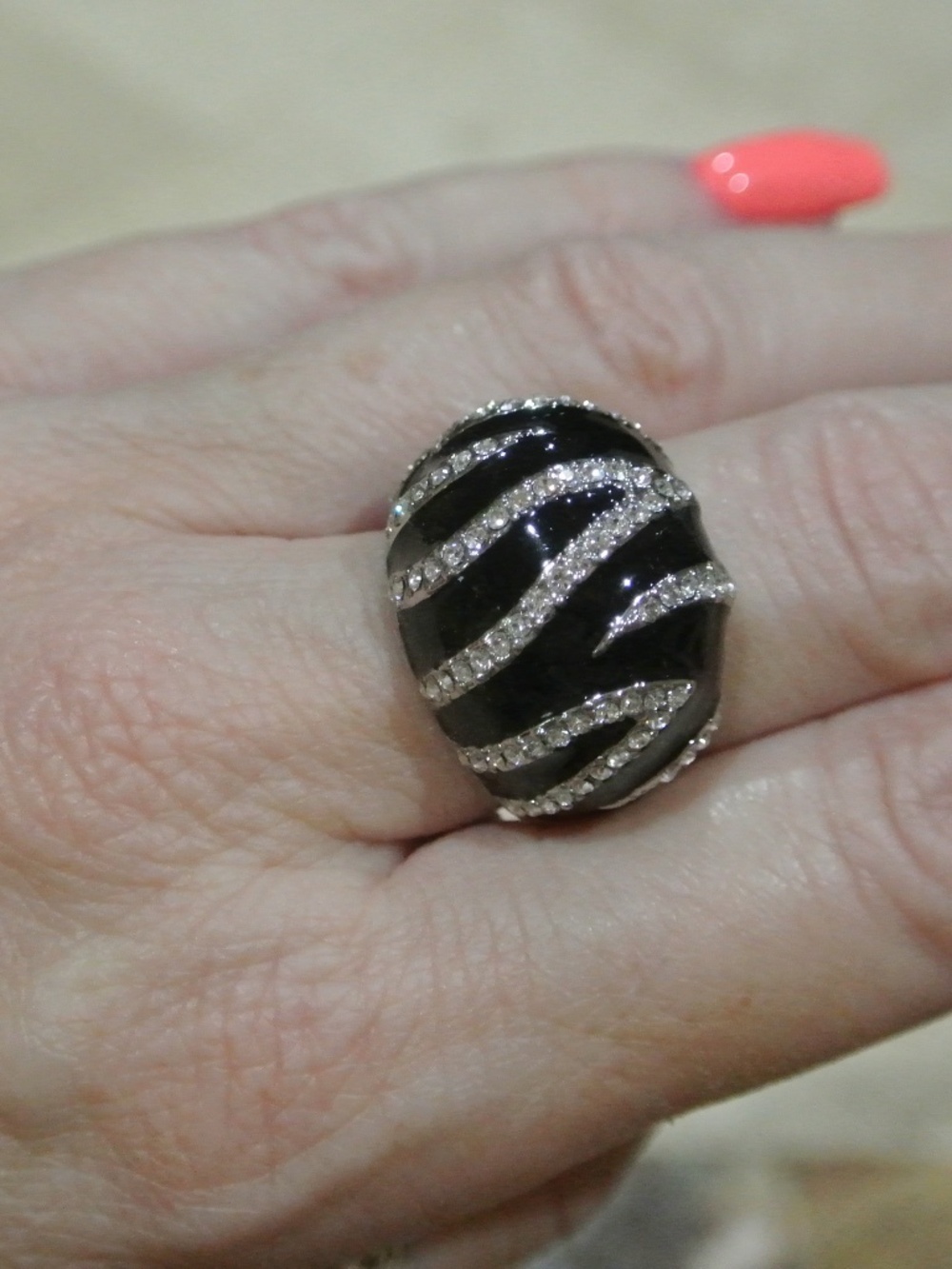 BLACK ENAMEL AND RHINESTONE ANIMAL DESIGN RING